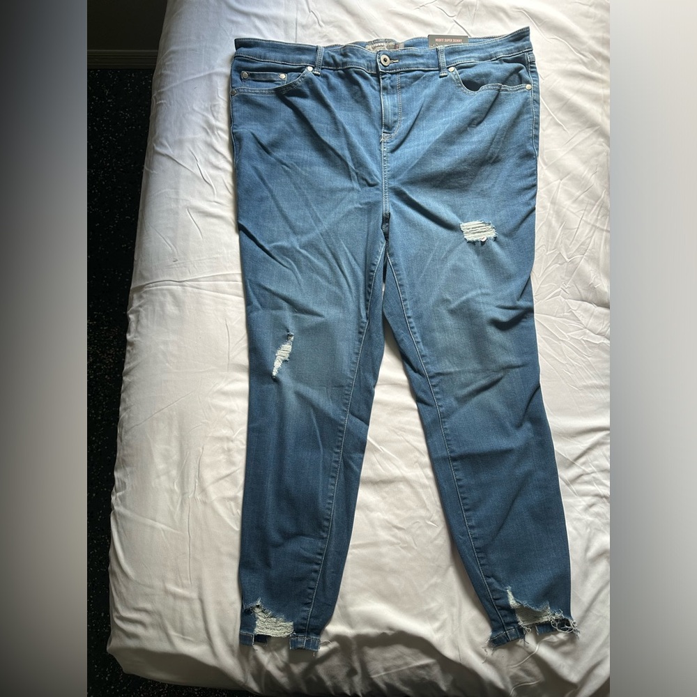 NWT Torrid super skinnies! - Picture 2 of 10